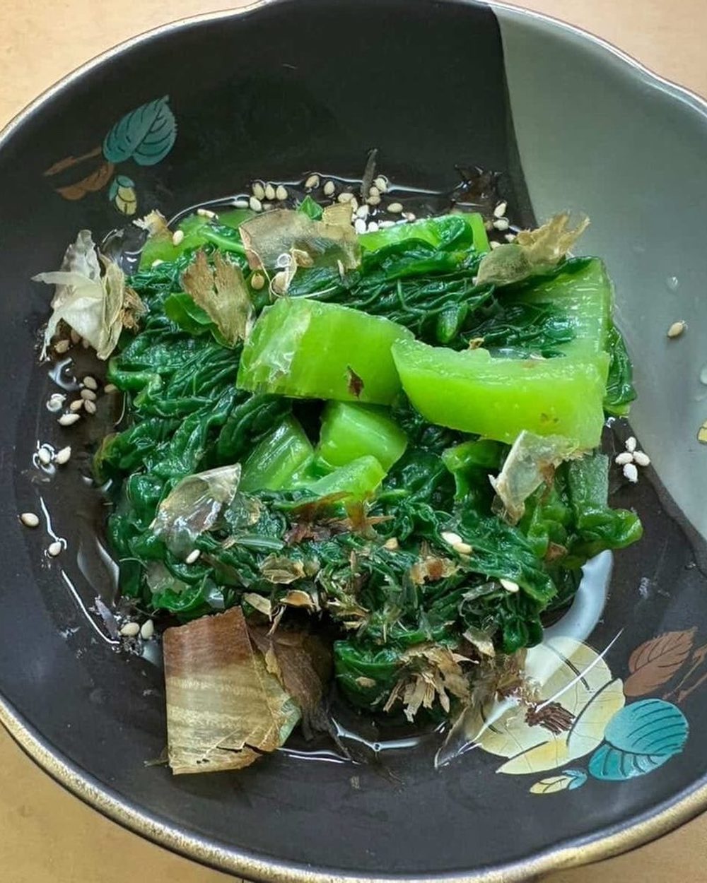ほうれん草のお浸し、鰹節を添えて