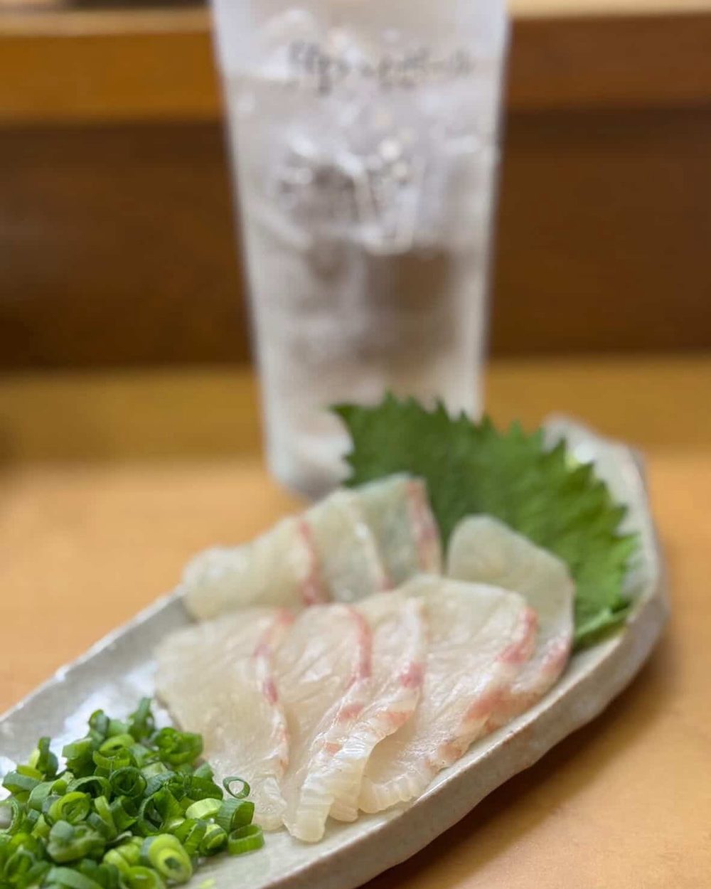 鯛のお造りとハイボール